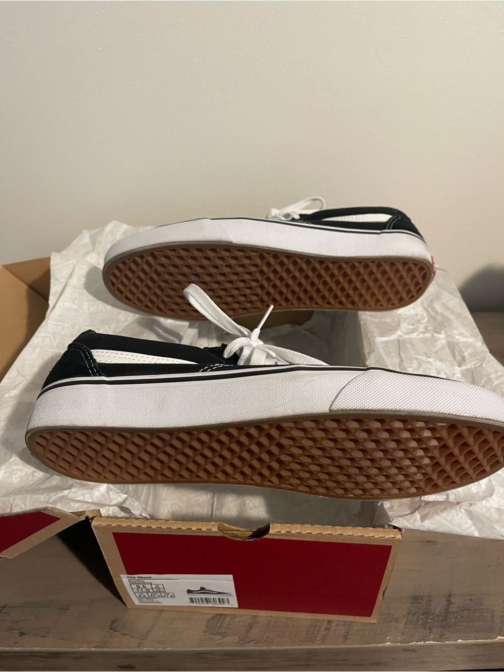 Vans Black and White Old Skool Skate Sneakers Men’s 9.5 - Picture 3 of 6